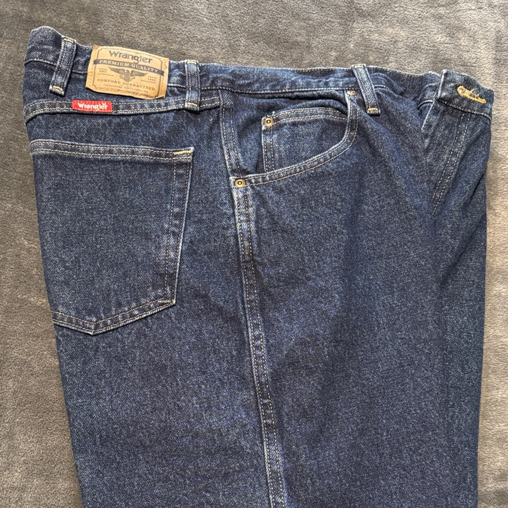 Wrangler Men's Dark Blue Relaxed Jeans 38X30